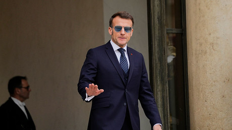 Paroles, toujours paroles : Macron «parle» avec Poutine uniquement en public