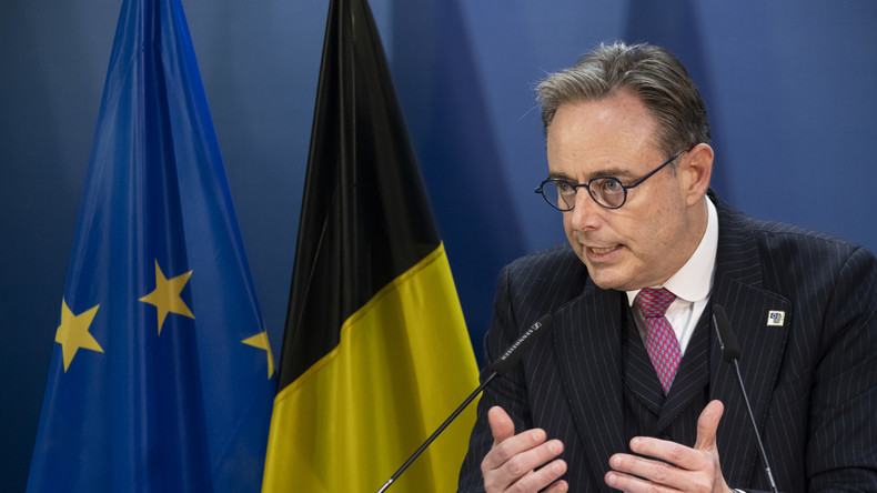 Fin de la courtoisie européenne : Bruxelles exige «un menu des immigrés» pour sélectionner les meilleurs