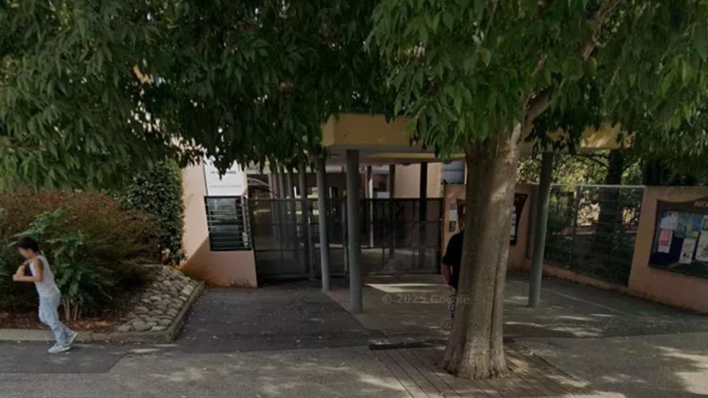 France : un élève de 14 ans attaque sa professeure au couteau en pleine classe
