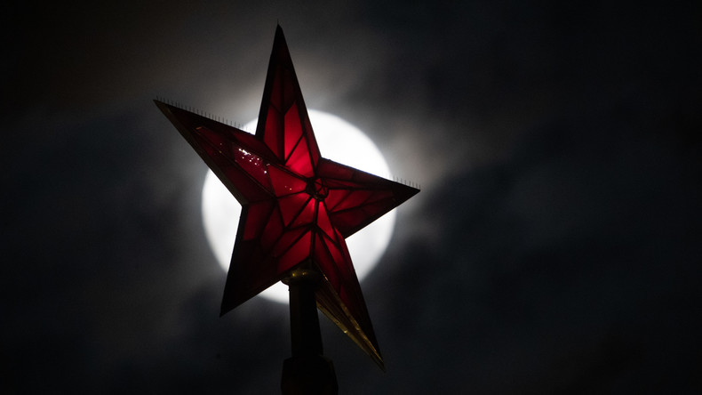 Affaire Epstein : face au scandale grandissant, des médias mainstream dégainent la carte de la «piste russe»