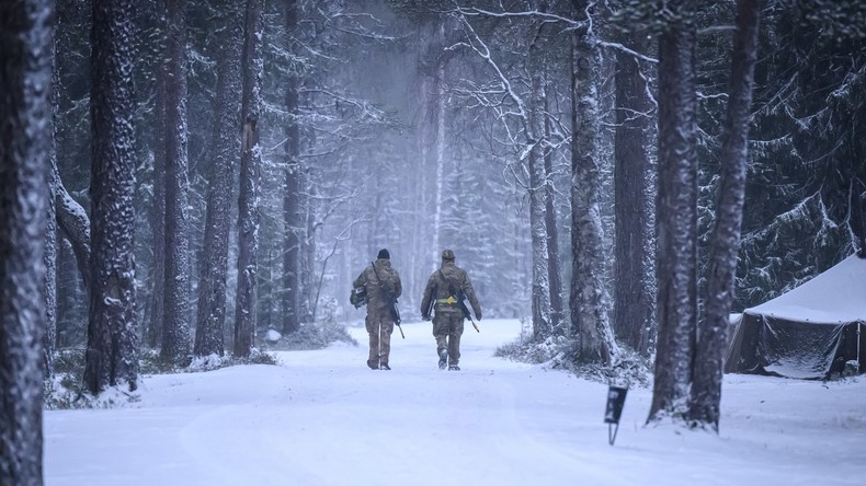 L’OTAN s’installe au nord de la Finlande et déploie… 50 militaires
