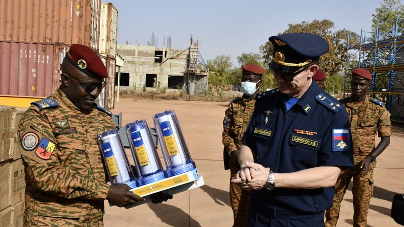 La Russie livre un don de matériel pour le Génie militaire burkinabè d’une valeur de 192 millions de francs CFA