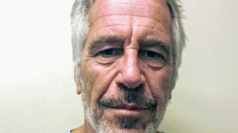 Epstein aurait dissimulé des dossiers secrets dans des entrepôts disséminés à travers les États-Unis, selon The Telegraph