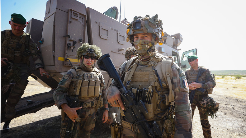 Afrique : comment la France maintient une part de son influence via ses conseillers militaires