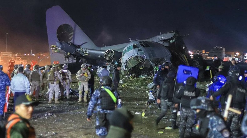 Bolivie : au moins 20 morts dans le crash d’un avion militaire chargé de billets de banque