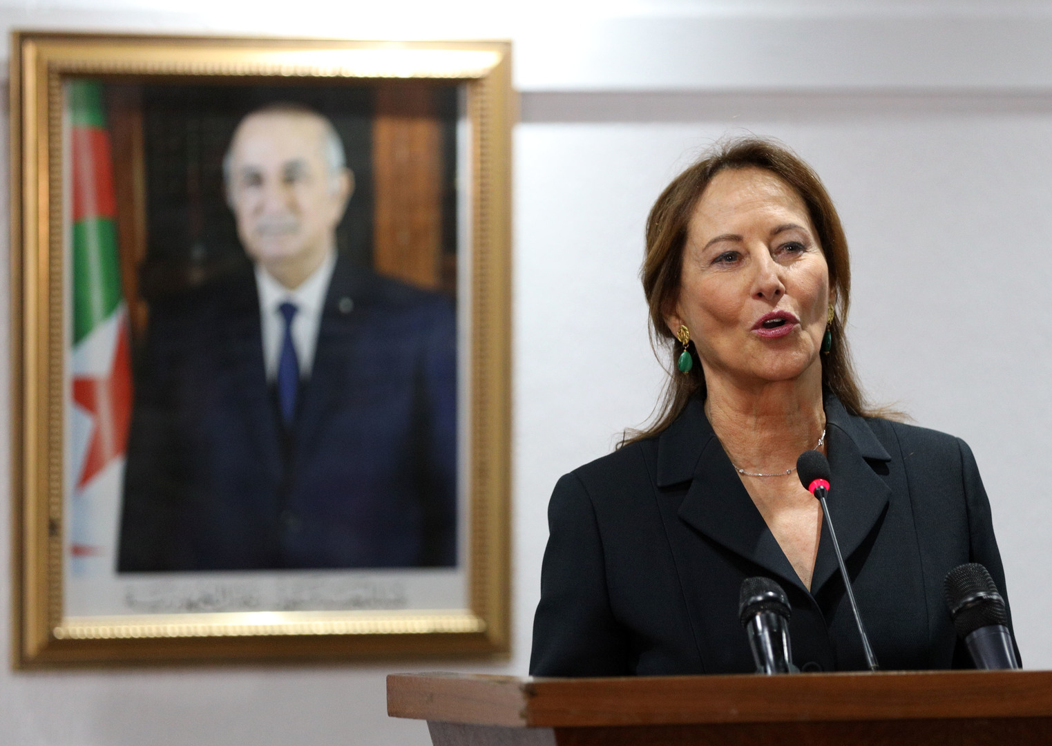 « Il faut que le ministre de l’Intérieur aille sur place, il est attendu à Alger », affirme Ségolène Royal appelant à une relance du dialogue franco‑algérien