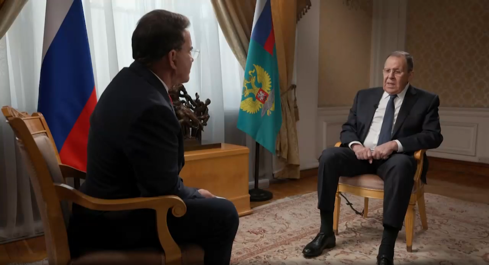 «Zelenksy ne veut en aucun cas la paix. Car toute paix signifierait la fin de sa carrière politique», souligne Lavrov