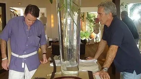 Lord Peter Mandelson : des liens compromettants avec Jeffrey Epstein secouent le pouvoir britannique