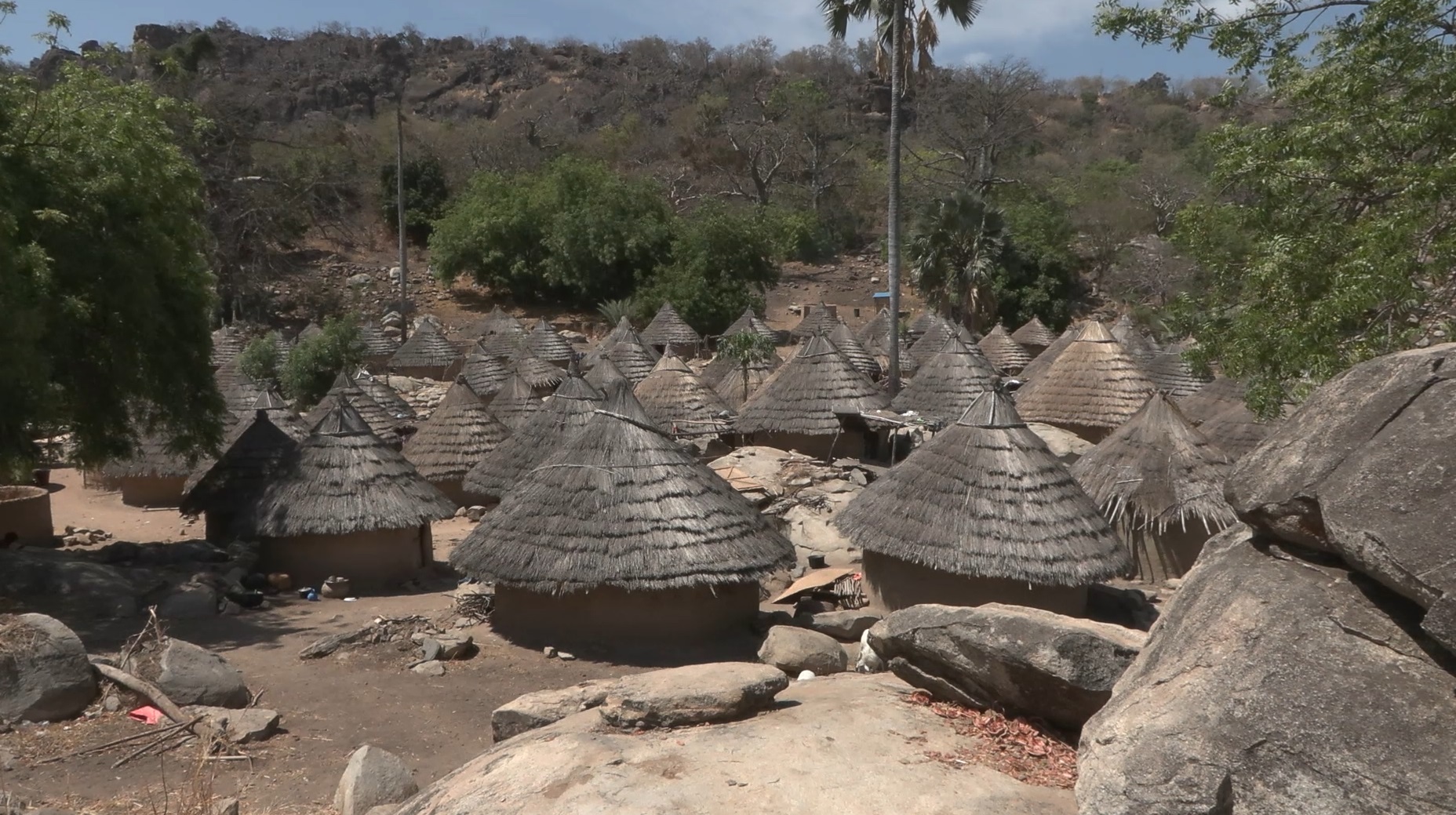 Sénégal : RT part à la découverte des trésors ethniques et culturels des pays bassari (VIDEO)