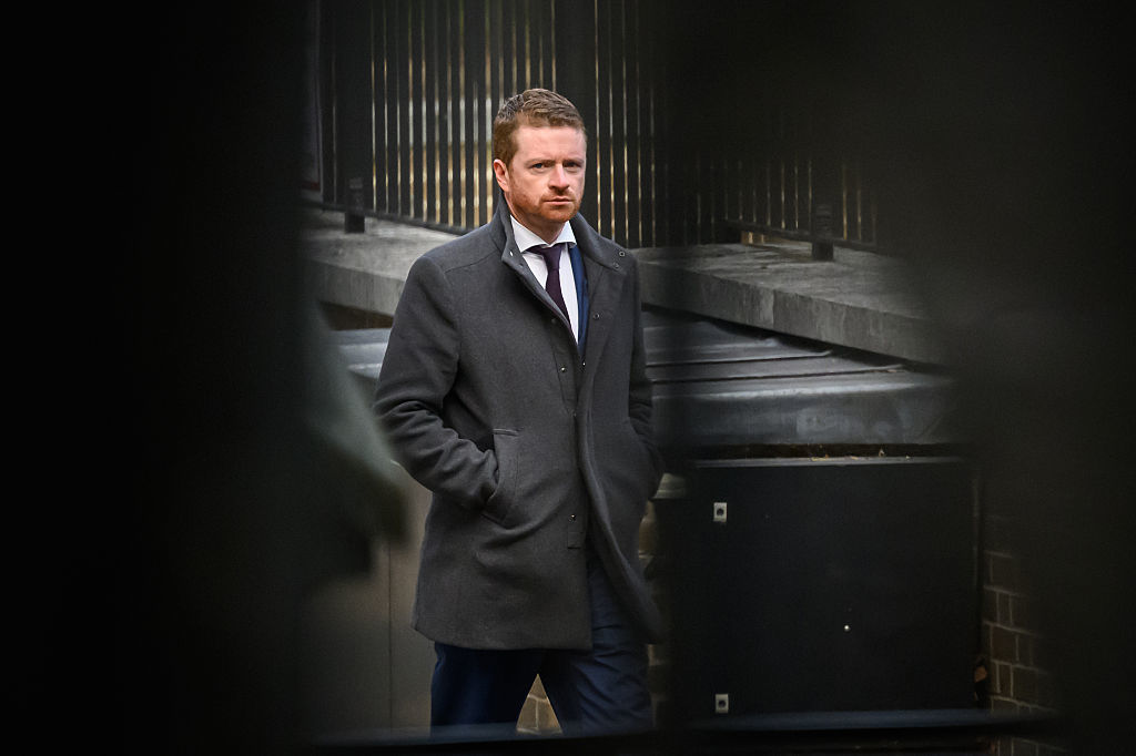 Démission du chef de cabinet de Starmer à cause de la nomination de Mandelson, qui apparaît dans l'affaire Epstein