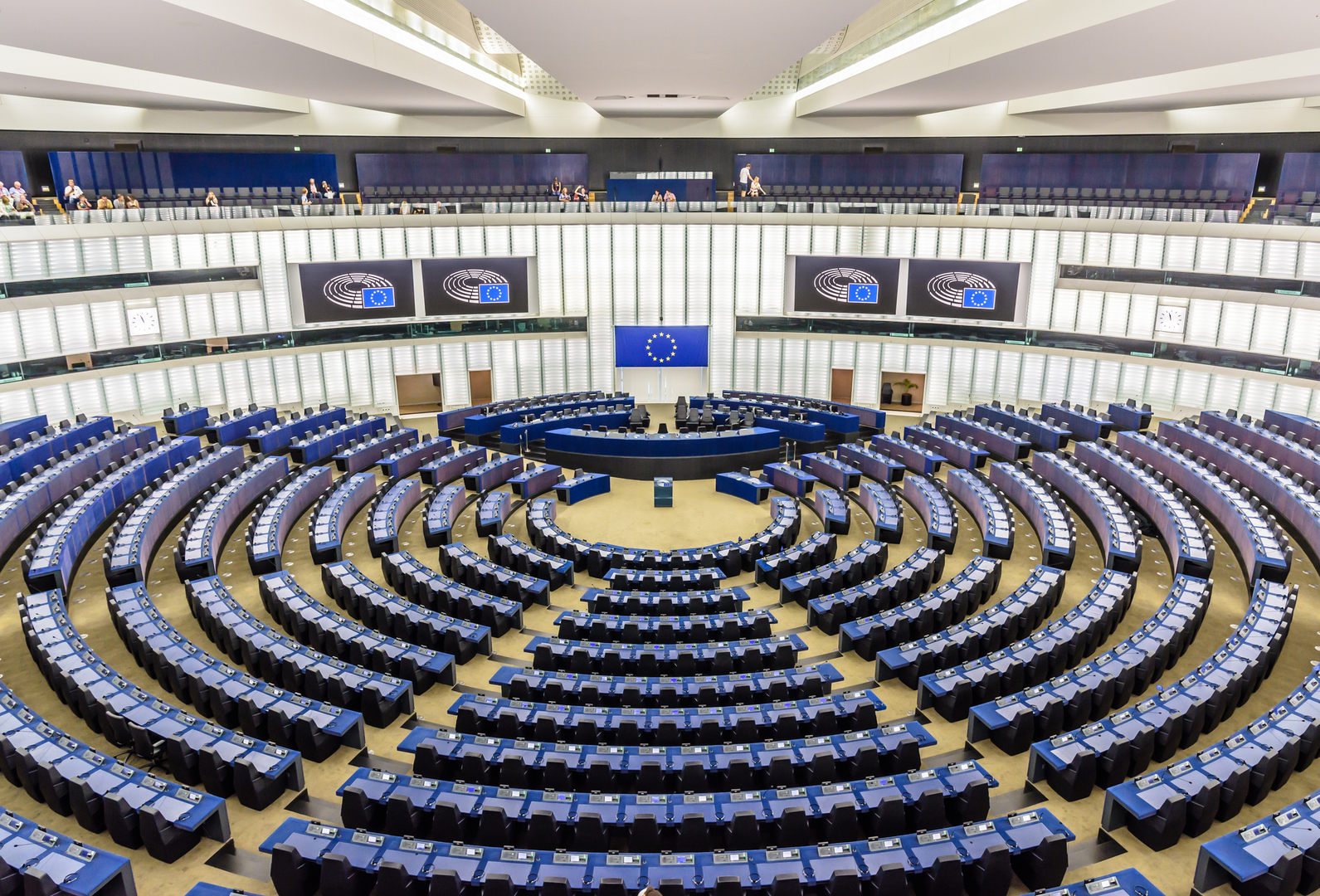 Le Parlement européen coupe les fonctions de l’IA sur les tablettes des députés