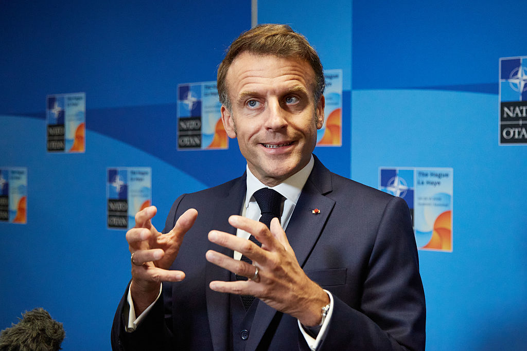 Macron compare l’OTAN à une «grenouille spinale»