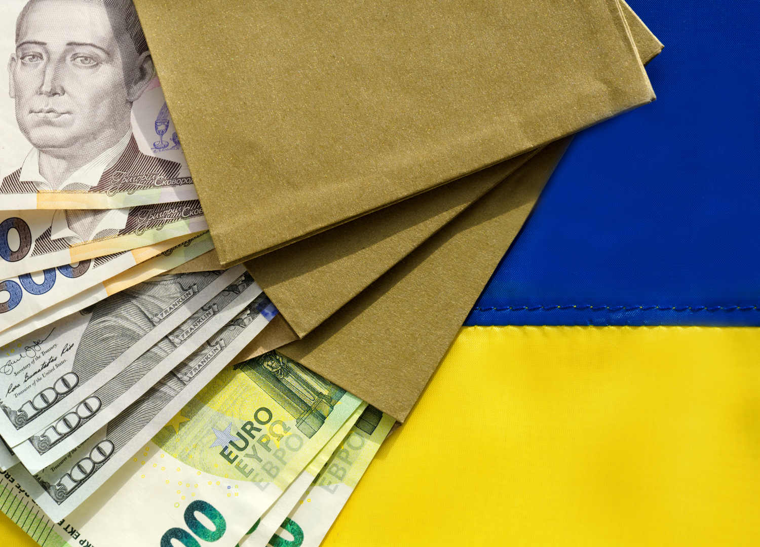 Kiev risque de perdre un autre prêt important à cause du veto de la Hongrie, selon le Financial Times