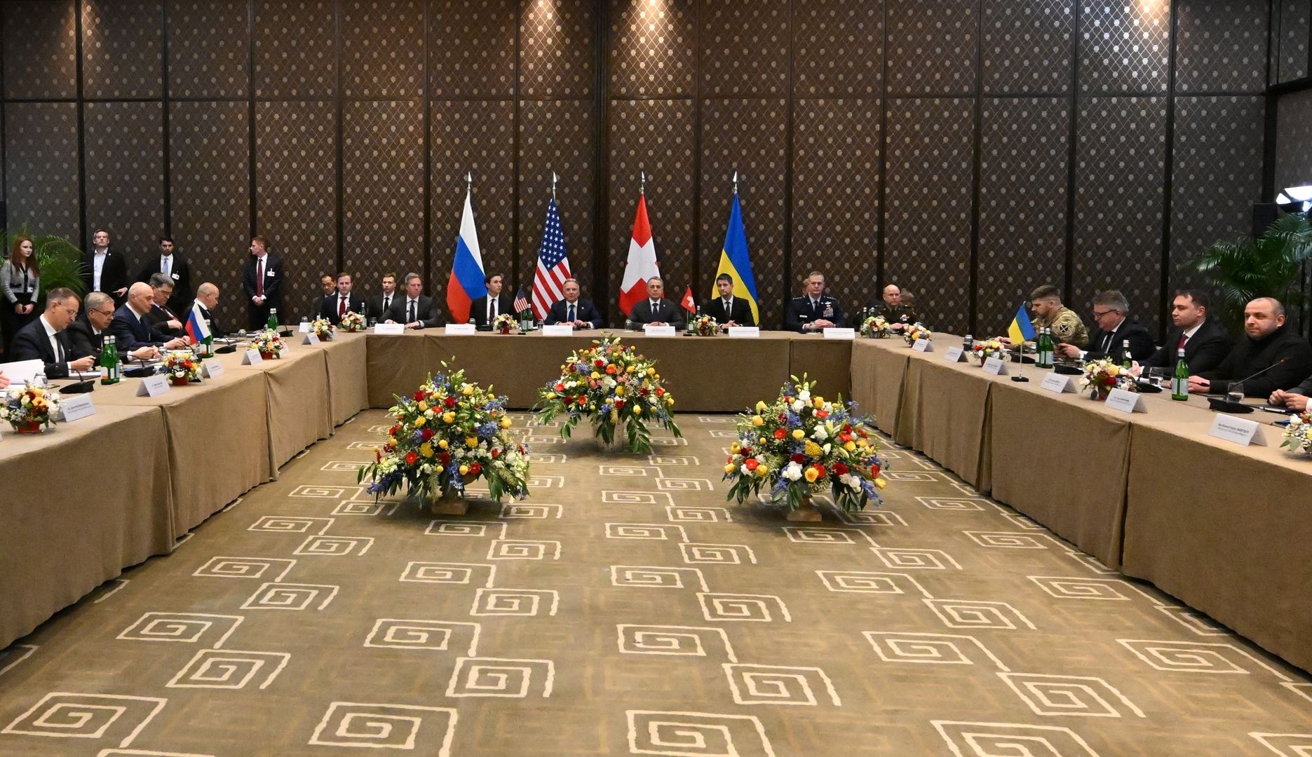 Lavrov : Les Européens «buvaient du café» et «étaient assis dans la salle d’attente» lors des négociations sur l’Ukraine à Genève