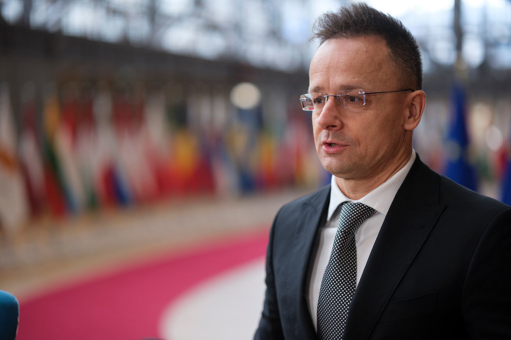 Sanctions antirusses : la Hongrie dénonce la «Commission ukrainienne», comparée à «un maigre qui essaie de se muscler les biceps»