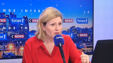 Affaire Epstein en France : entre réaction des Affaires étrangères et passivité de la présidente de l’Assemblée nationale