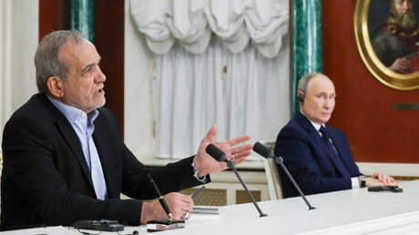 Poutine adresse ses vœux à Pezechkian à l’occasion du 47e anniversaire de la Révolution islamique