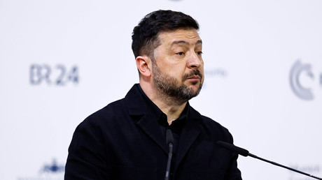 Zelensky veut des troupes étrangères sur le front, tout en reconnaissant le manque de volontaires