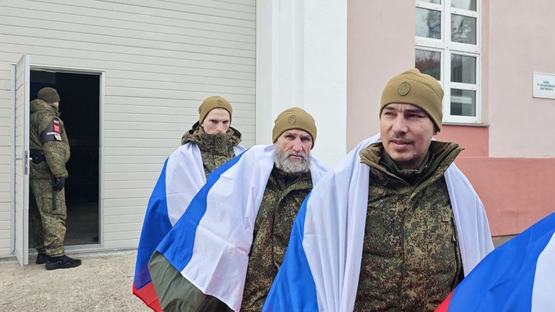 Moscou et Kiev procèdent à un échange de 200 prisonniers chacun