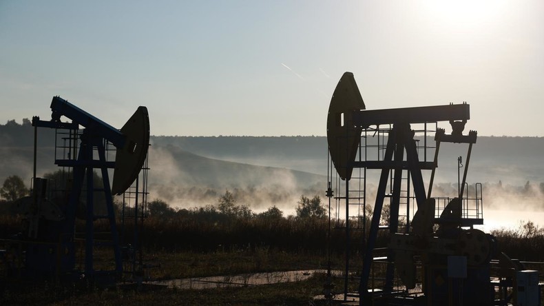 Le prix du baril de Brent dépasse les 92 dollars et celui du WTI franchit les 90 dollars