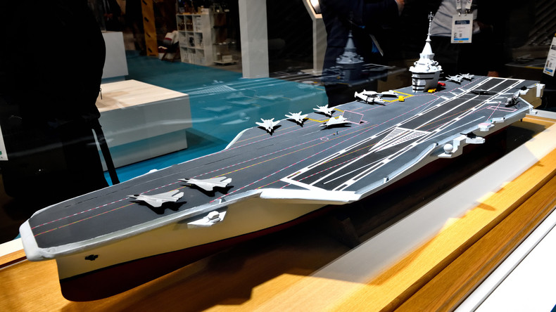 Défense : le futur porte-avions nucléaire français s’appellera «France Libre», annonce Macron