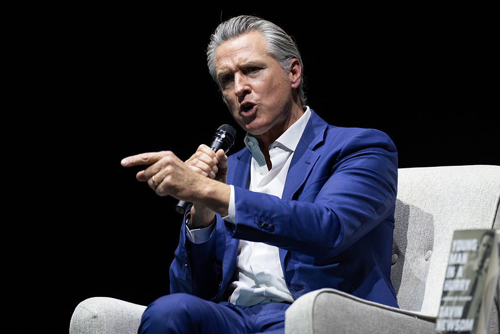 Le gouverneur de Californie dénonce les priorités de Donald Trump sur fond de guerre contre l'Iran
