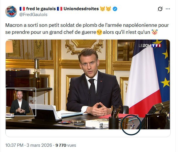 Le président français de nouveau au centre des moqueries : «Macron a sorti son petit soldat de plomb pour se prendre pour un grand chef de guerre»