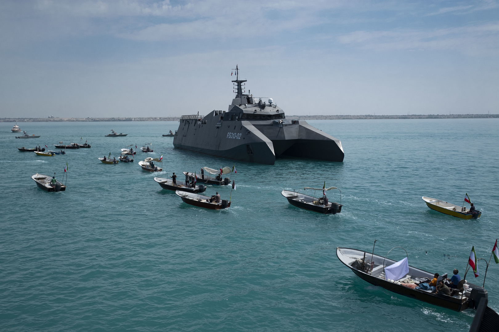 Les États-Unis affirment avoir durement frappé la marine iranienne