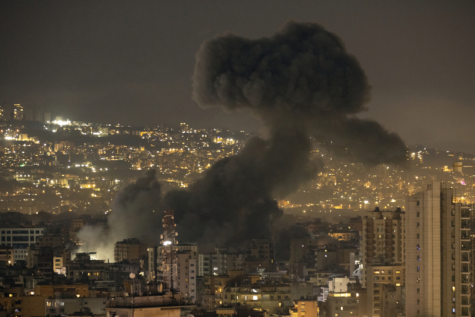 Une frappe israélienne signalée près de l’ambassade d’Iran à Beyrouth