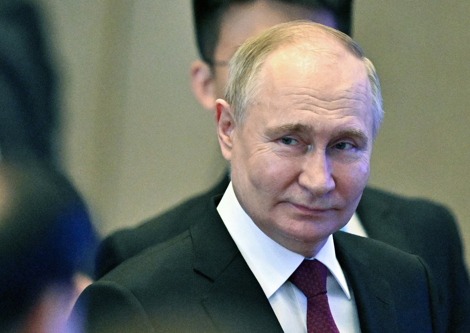 «C’est la queue qui remue le chien» : Poutine raille les relations entre Kiev et les Européens