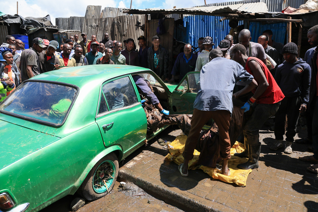 Kenya : colère dans les bidonvilles de Nairobi après des pluies meurtrières