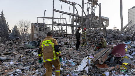 Frappes en Iran : Téhéran «porte la responsabilité première de cette situation», estime Macron