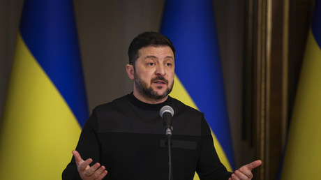 Le nouveau rôle de l’ancien acteur : Zelensky prétend être un joueur indispensable pour les Américains au Moyen-Orient