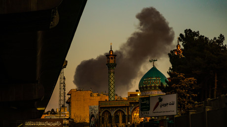 Téhéran annonce de nouvelles attaques contre des bases américaines au Moyen-Orient : suivez la situation en direct