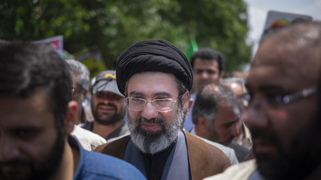 Mojtaba Khamenei devient Guide suprême et succède à son père dans un Iran en guerre