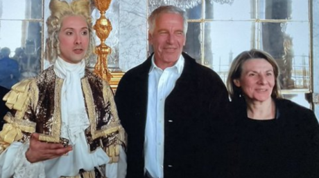 La nouvelle ministre française de la Culture déjà embarrassée par une photo avec Epstein