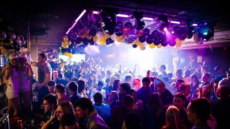 Lituanie : des boîtes de nuit rénovées pour relancer la natalité