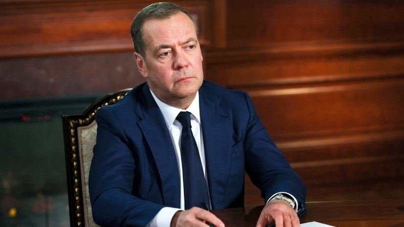 Dmitry Medvedev pointe la menace des biolaboratoires en Ukraine