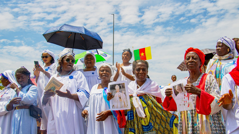 Cameroun : Léon XIV accueilli dans la ferveur populaire à Yaoundé
