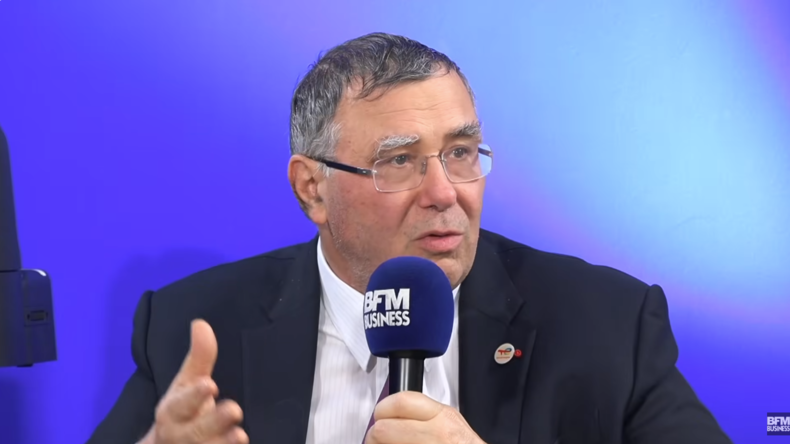 Le PDG de TotalEnergies assume : «Le monde dépend encore à 80 % du fossile»