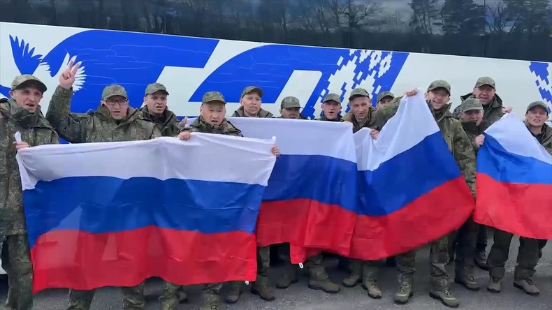 La Russie annonce le rapatriement de 193 soldats dans un échange de prisonniers avec l’Ukraine