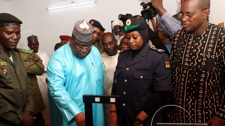 Le Niger lance officiellement l’enrôlement général pour obtenir la carte d’identité nationale biométrique AES