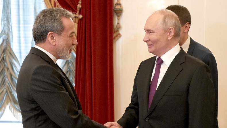 Poutine salue le courage et l’héroïsme du peuple iranien lors d’un entretien avec Araghchi