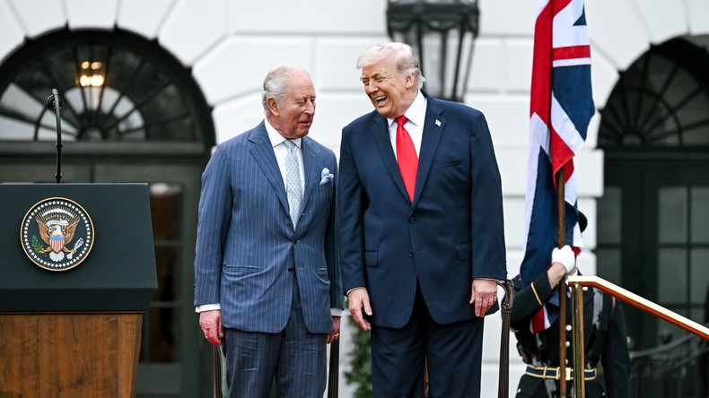 «Deux rois» : Trump devient monarque grâce à la légende ajoutée par la Maison Blanche à sa photo avec Charles III