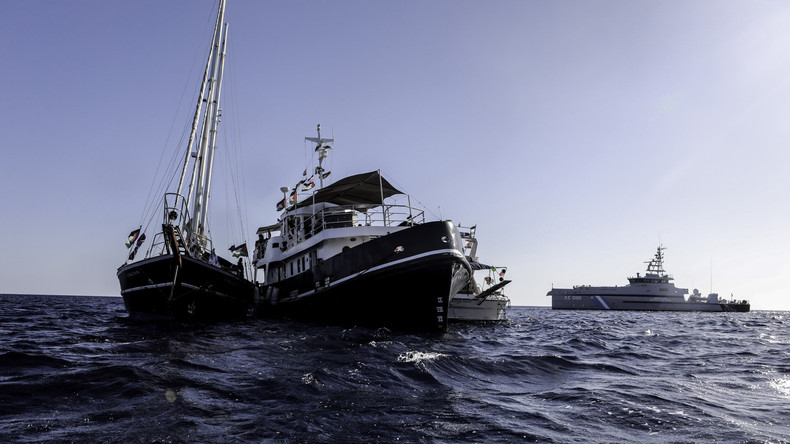 Israël intercepte un navire humanitaire en route vers Gaza en mer internationale
