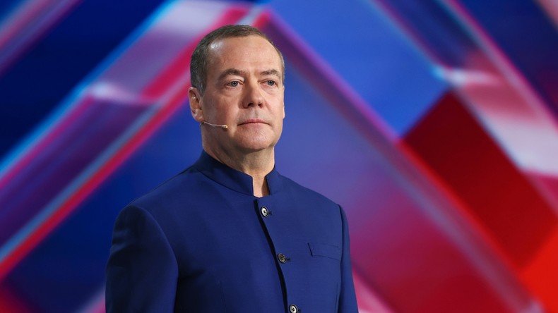 Medvedev fustige les «idiots» qui dirigent l’Europe et dénonce une implication directe de l’Occident