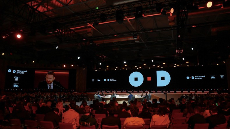 Maxime Orechkine dresse le bilan du IIe Dialogue public au Centre national RUSSIE