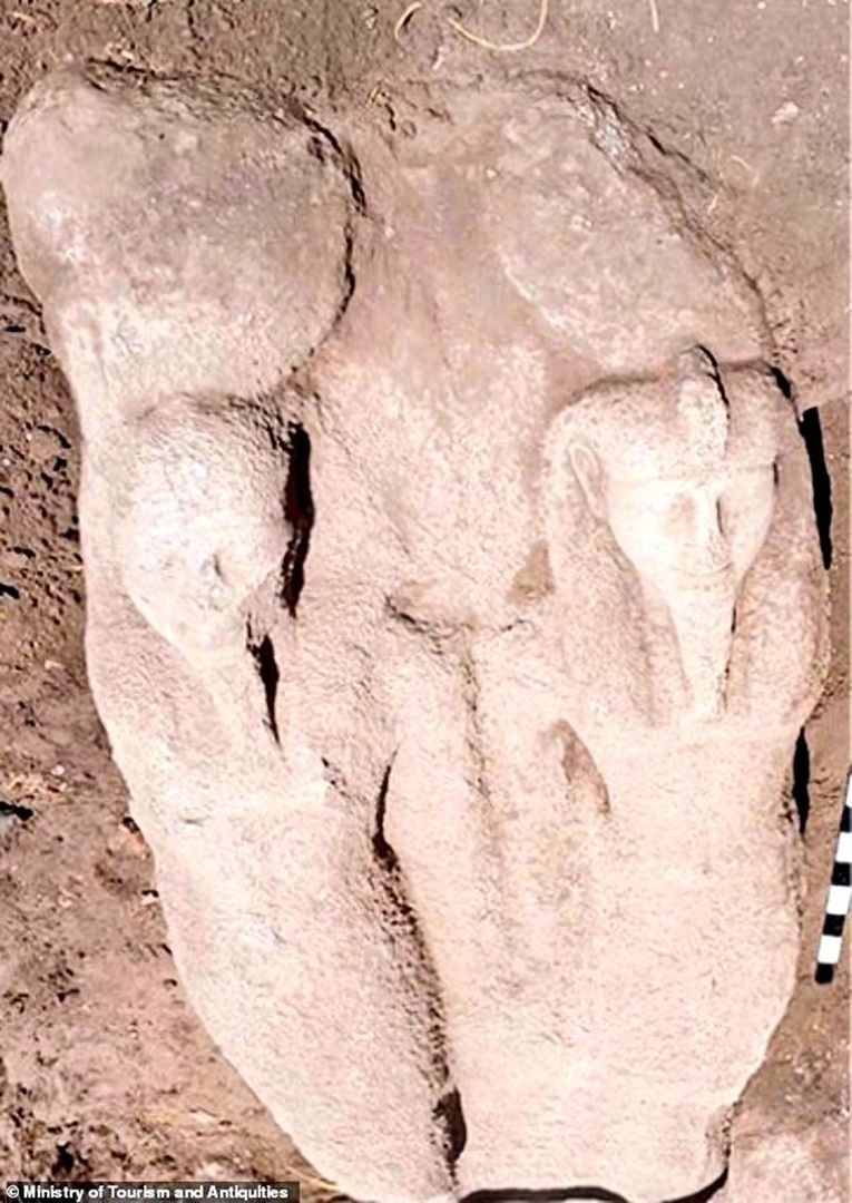 Égypte : découverte d'une statue de plus de deux mètres, attribuée au pharaon légendaire Ramsès II