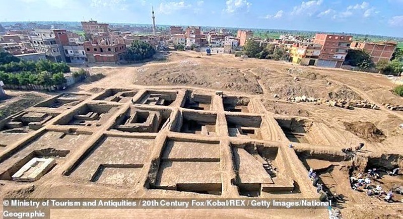 Égypte : découverte d'une statue de plus de deux mètres, attribuée au pharaon légendaire Ramsès II