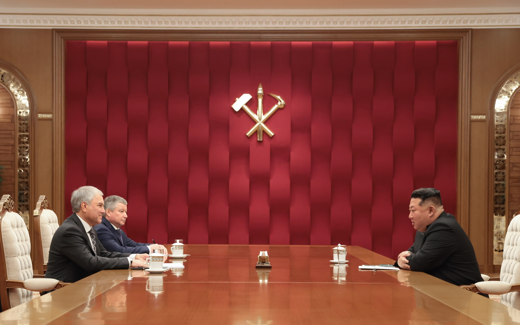 Visite de haut niveau à Pyongyang : la Russie et la Corée du Nord entendent conclure un accord de coopération militaire à long terme